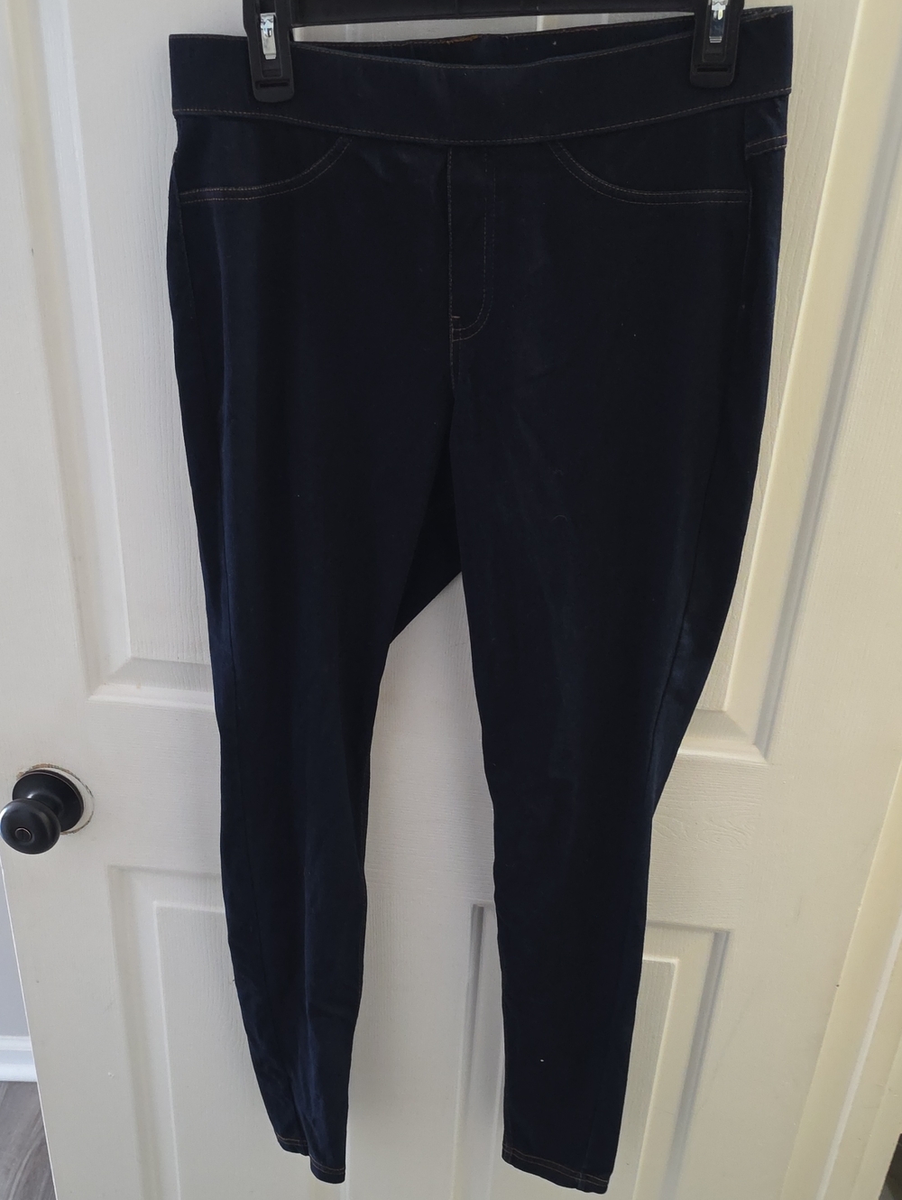 HUE Dark Navy Pull-On Jeggings
